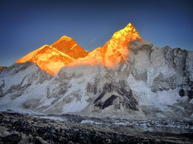 mount-everest-golden-peak-sunset-4k-min